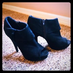 Charlotte Russe Sz 8 heeled bootie GUC